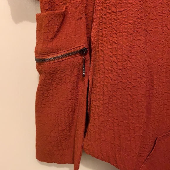 Ali Miles long top, cowl neck, V-hem, rust color - Picture 2 of 3